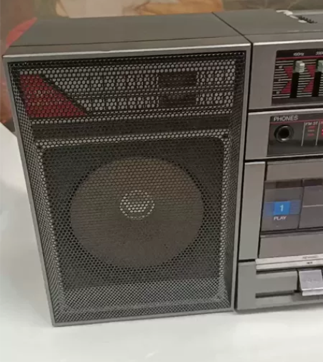 日本原装夏普收录机~~ 品相非常干净，立整...