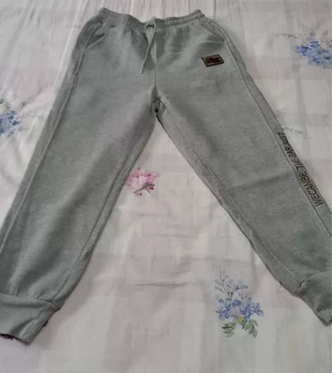 加绒灰色裤子，XL码，今年流行款 感兴趣的...