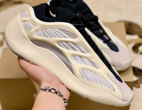 男鞋正品椰子700V3骨架夜光运动鞋v2过...