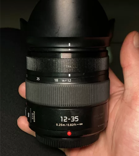 松下12-35 f2.8二代镜头 对焦环有...
