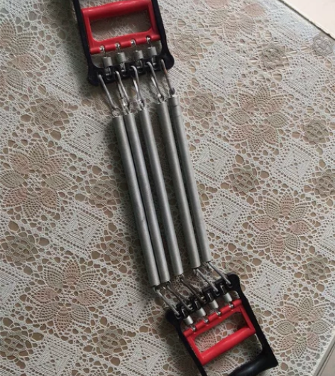 拉力器、握力器两用，闲置便宜出 感兴趣的话...