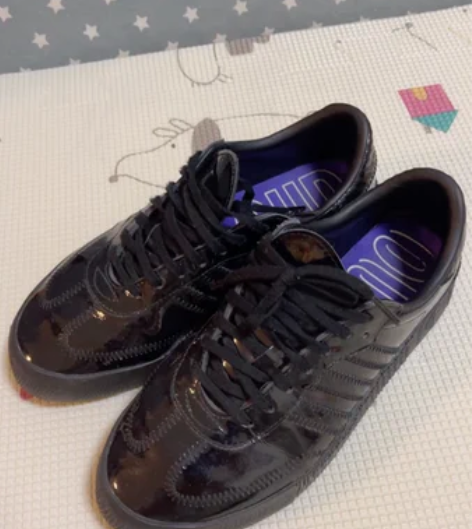 阿迪运动鞋，全漆皮，黑色，39码，六层新，...