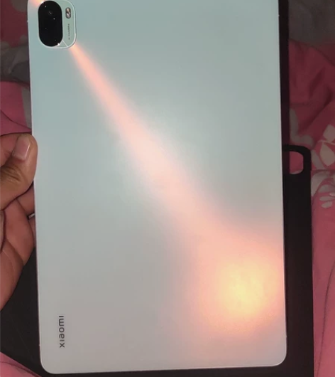 小米平板5，还有一个原装壳 感兴趣的话点“...