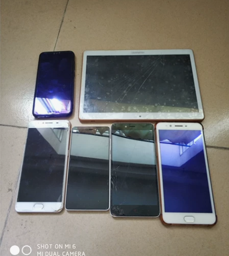 手机5个平板一台，都能开机，就是有些小问题...