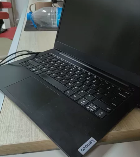 联想办公笔记本使用时间半年 因为专业需要游...