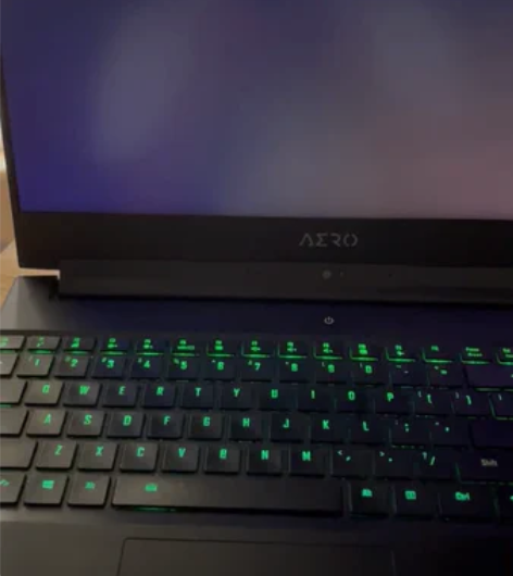 炫彩技嘉赢刃15 i7-8750H,GTX...