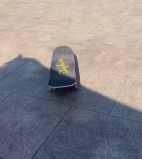 dbh的滑板双翘专业板，刚买几天，玩不了啊...