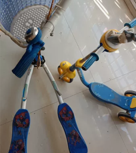 双腿滑板车，蛙式滑板车，搬家处理。淮北青和宝地自提，12元不...