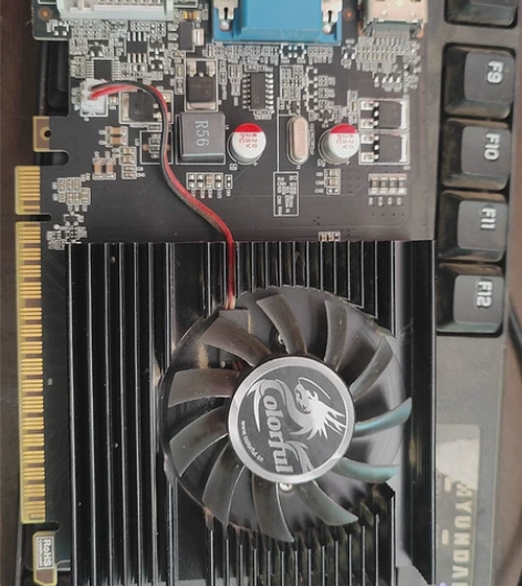 七彩虹的,拆机件,看好,二手物品出售不退不...