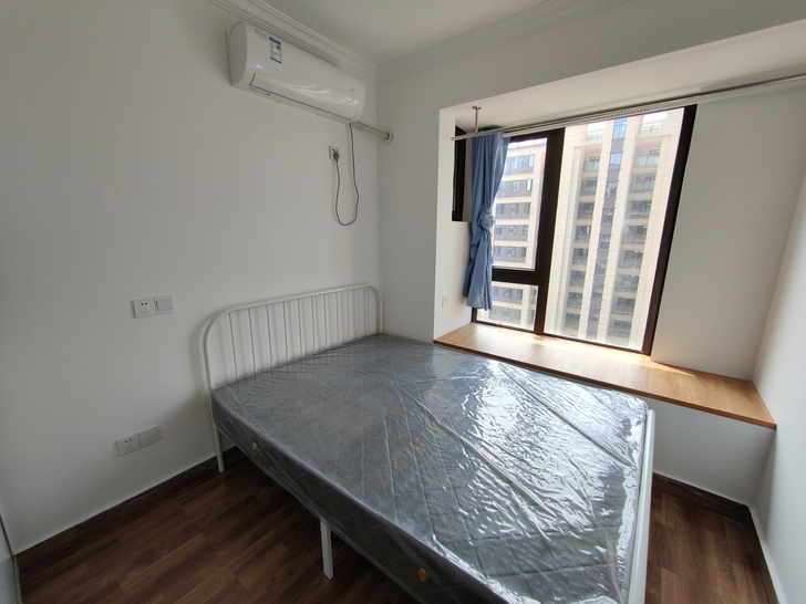 翁梅地铁口 艺郡府小区 邻近泽怀广场 三鑫...