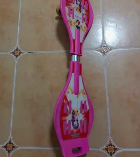 蛇形滑板闲置出售正常使用没问题。最好同城自...