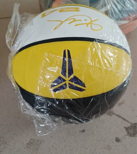 全新篮球，66包邮 感兴趣的话点“我想要”...