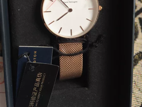 dw手表全新的配件齐全 感兴趣的话点“我想...