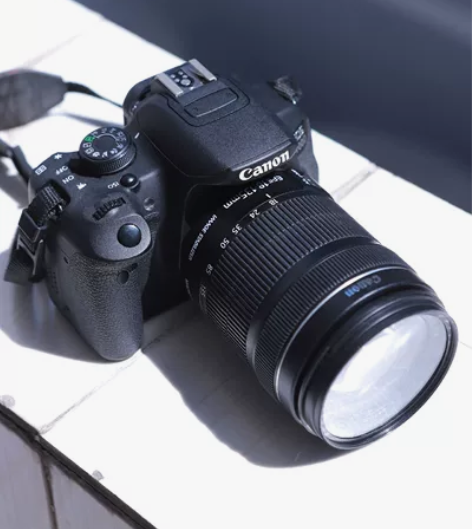 佳能700d单反数码相机，入门级自用9新，...