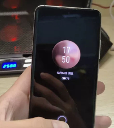 魅族18，屏幕小烧，换过后盖导致感光有问题，陀螺仪有点小问题...