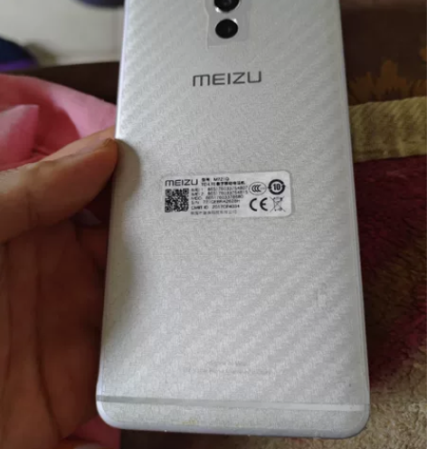 魅族note6。之前很喜欢的品牌。后来有钱...