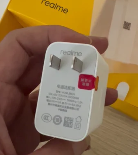 真我 Q3pro原装充电器，正常使用痕迹，...