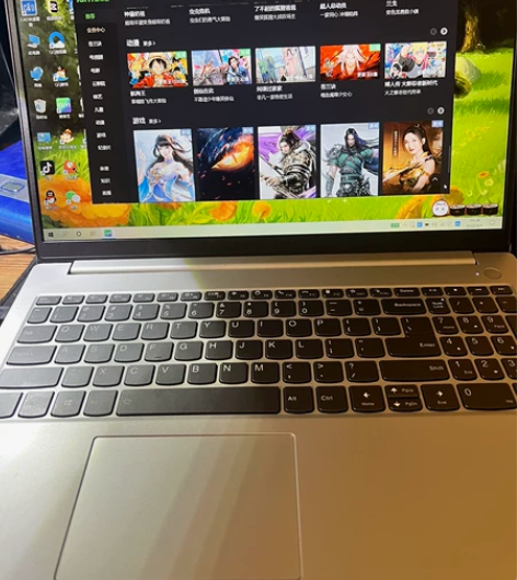 联想s15。自用的。刚买了没几个月。客服换...