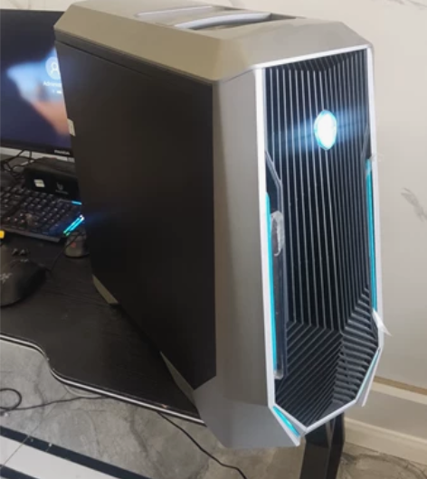 雷神黑武士i5 9600k 6600xt台...