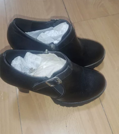 10公分跟，3公分防水台，尺码标准 感兴趣...