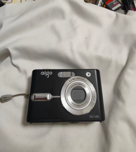 爱国者v80，800万像素，3倍变焦，12...