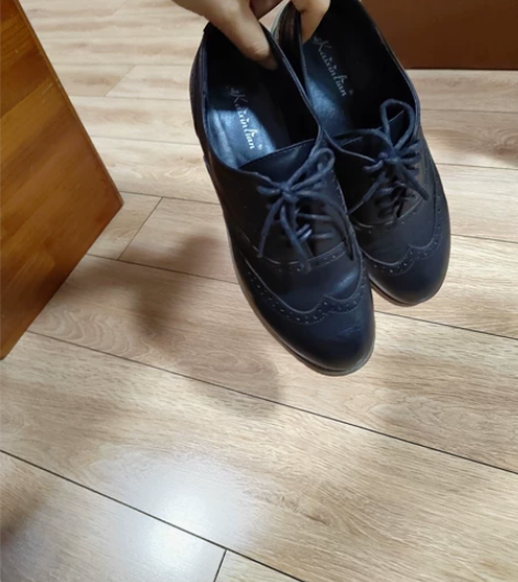 布洛克英伦平底系带单鞋，黑色38码，实体店...