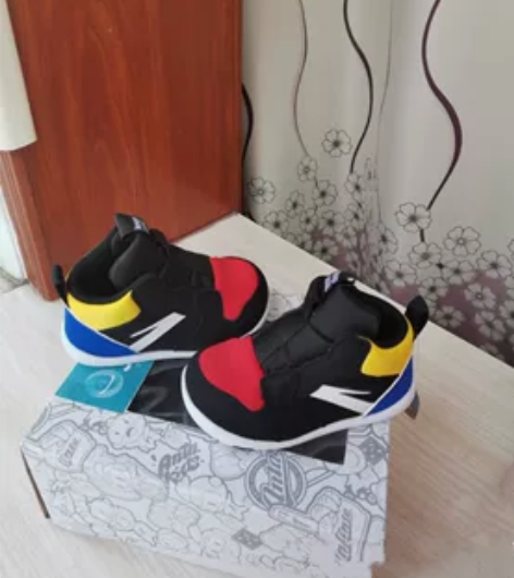 安踏下图童鞋，9新，唯品会购买89，买的时...