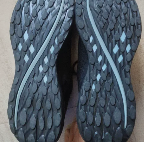 特步动力巢，当时200多买的，全新未穿，这...