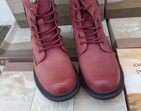 骆驼男靴酒红色全新的 40 41码 牛皮材...