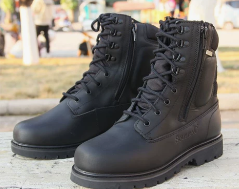 42.45码法国百年机车品牌 全新男靴头层...