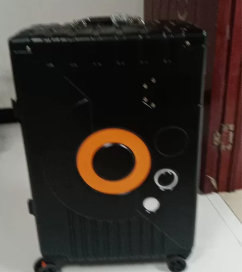 处理一批拉杆箱，小孩大人的都有，有意者私聊...