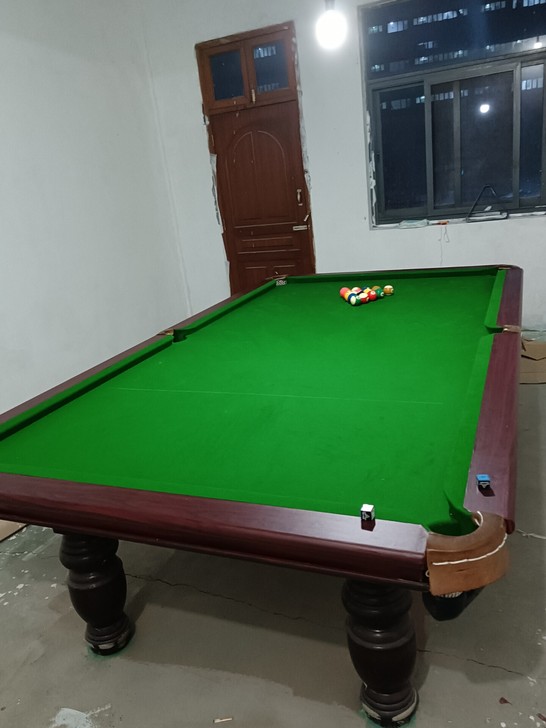 闲置台球桌一张，桌布刚换的，腾位置出