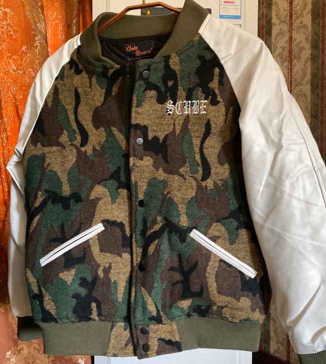 潮流韩版棒球外套 买来试穿过一次 较厚保暖...