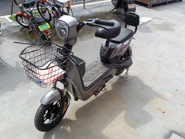 全新欧速电动车，可上牌，前后真空胎，带警报...