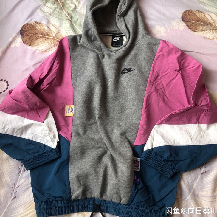 耐克nike拼接蝙蝠袖卫衣.九成新.