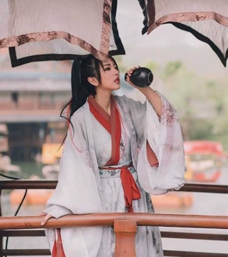 【汉服免押出租】司南阁银狐汉服全套出租 银...