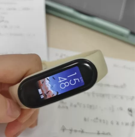 小米手环5手环自用,NFC版,送磁吸充电器...