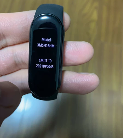 小米手环6  99新，带充电线。 感兴趣的...