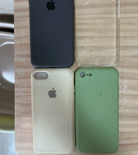 苹果8手机壳，液态很舒服，手机卖了，壳便宜...