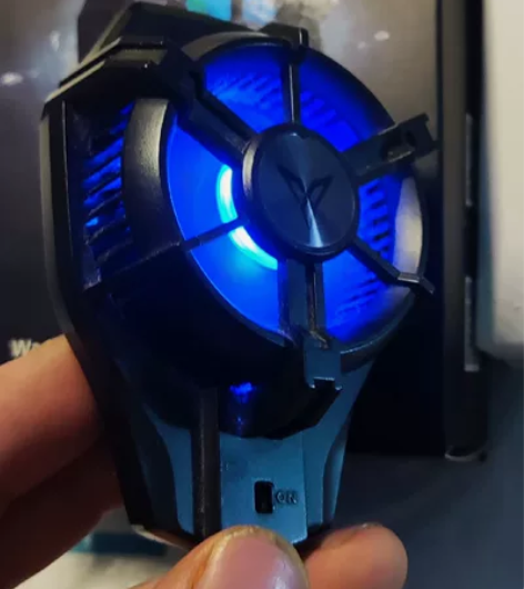 蜂翼2Pro手机散热器，这款散热器算是很优...