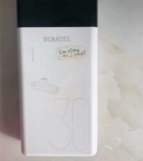 罗马仕充电宝30000毫安， 喜欢的直接拍...