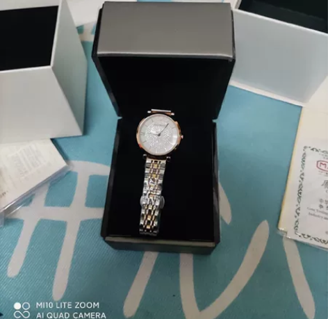 全新的阿玛尼满天星手表 朋友送的 不想要了...