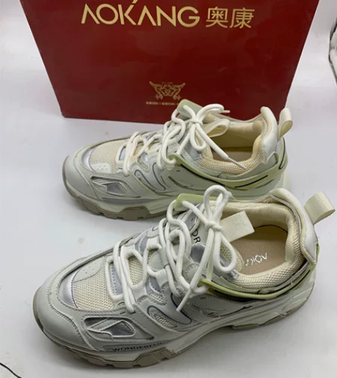 39包邮 奥康女鞋 一只发黄处理 合适的来...