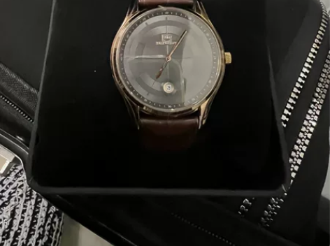 天王手表精微划痕当时2888买的 感兴趣的...