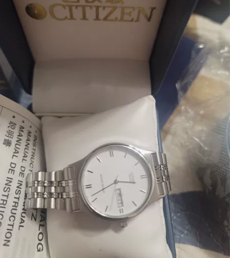 西铁城 原装进口手表 石英 全新，标签证书...