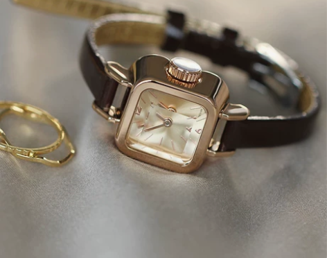 【特价捡漏】小方糖手表女学生韩版简约复古手...