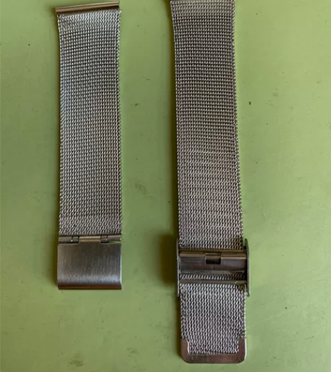 老式表带全新库存20号最低价 感兴趣的话点...