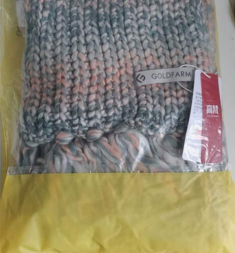 高梵围巾全新，明星王子文同款，吊牌在包装未...