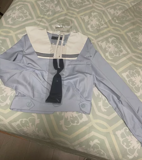 全新未穿，质量好，材料厚实的，适合校服派对...