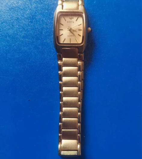 基本全新的飞亚达女士石英手表,走时精准,一...